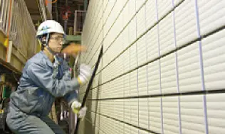外壁パネルの取付工程