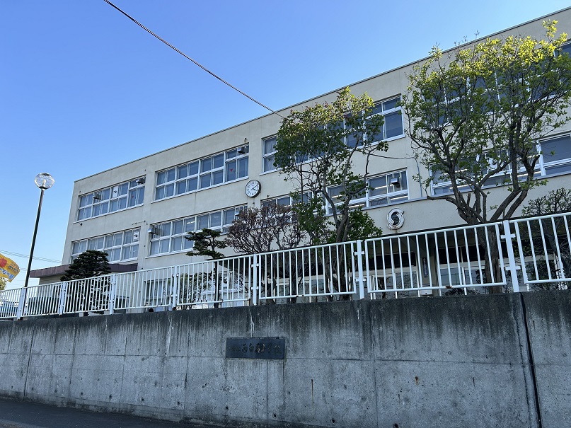 西白石小学校