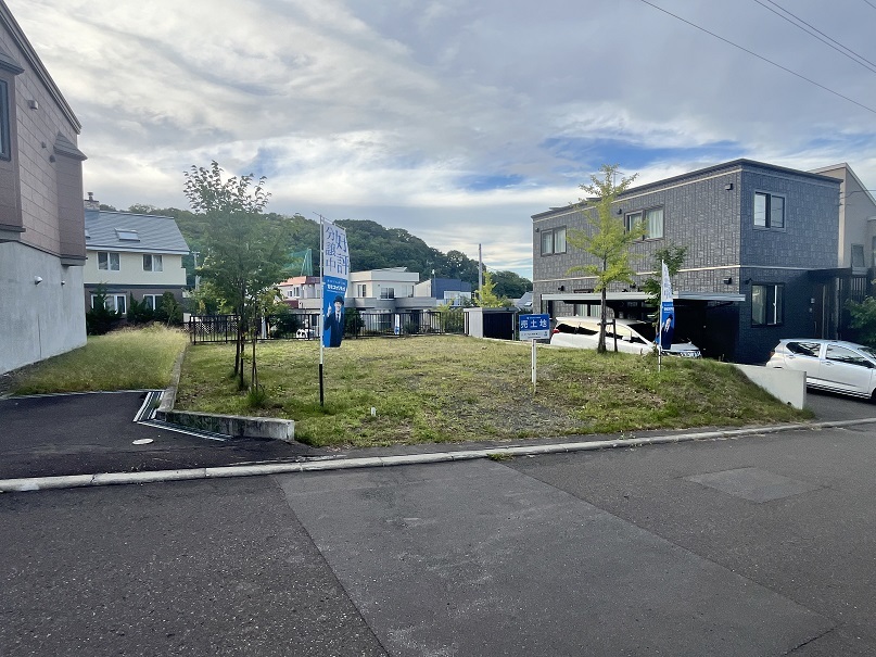 三角山小学校まで徒歩3分！低学年のお子様の通学も安心！
